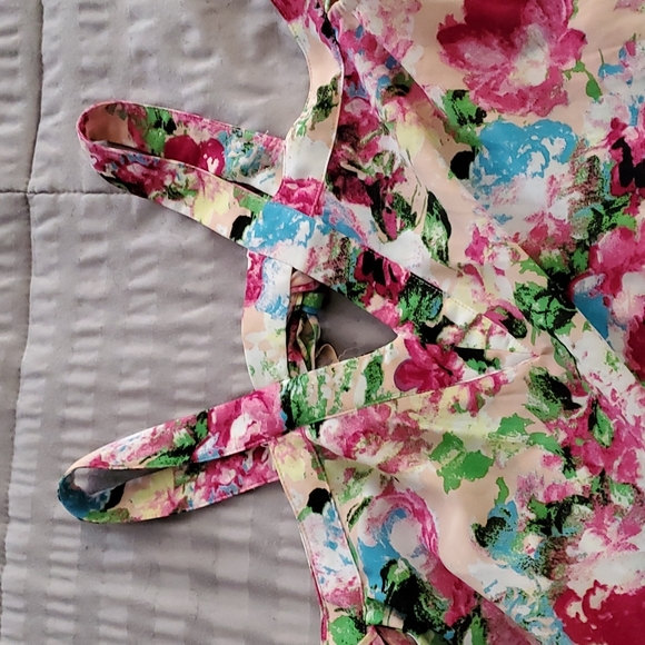 Funky floral Enrto top - Picture 6 of 7